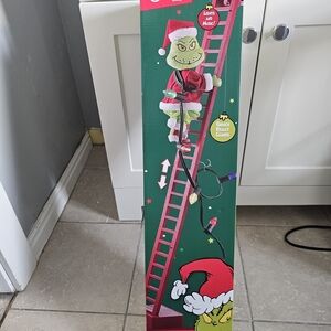 Grinch Climbing Santa Ladder - Green and Red